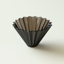 Charger l'image dans la galerie, Dripper Air - V60 taille S - ORIGAMI