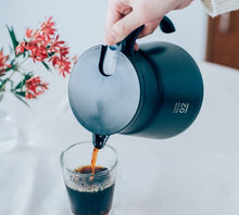 Charger l&#39;image dans la galerie, Carafe Isotherme 600 ml - HARIO
